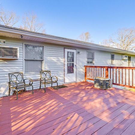 Pool, Deck And Grill Spacious Apt In Naugatuck! Apartment Bagian luar foto